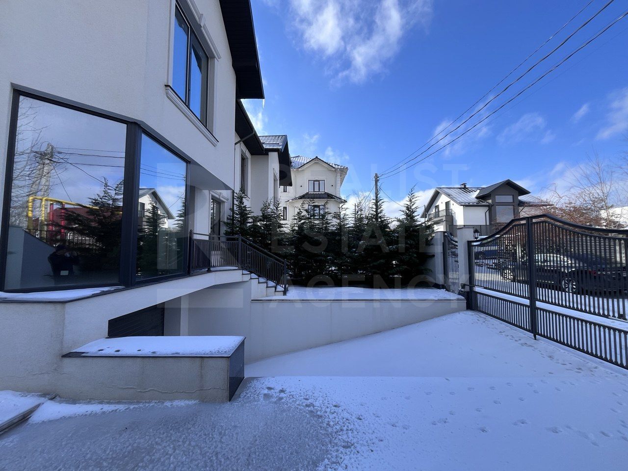 Vânzare, Duplex, 2 nivele, 4 camere, strada Aron Pumnul,Cricova - Poză 6