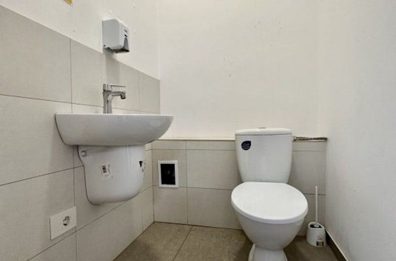 Birou în clădire mixtă - semicentral - Poză 9