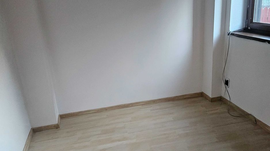 Apartament 3 camere Ghencea, curte cu foișor, parter - Poză 6
