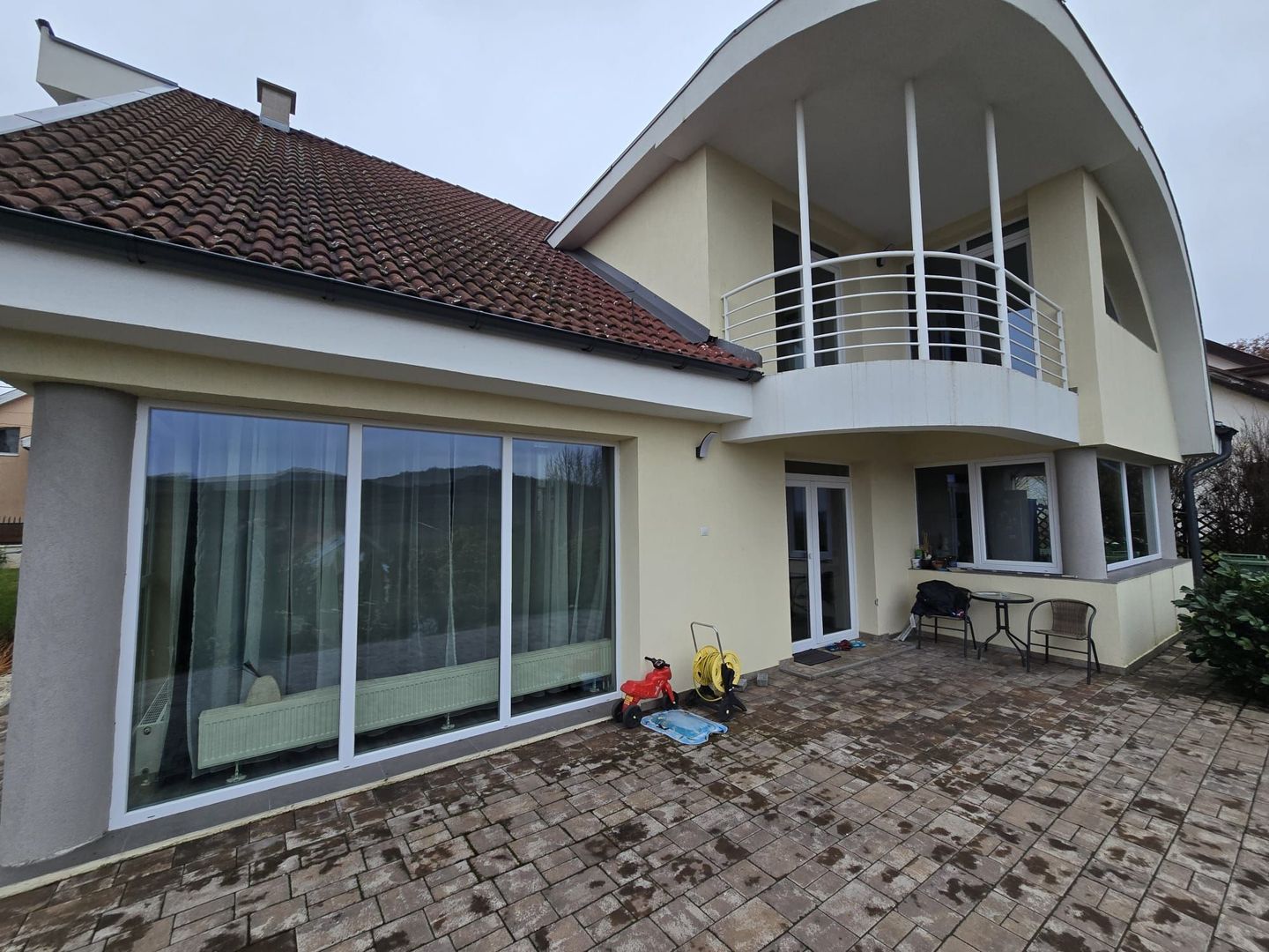 Casa D-P-E, 5 camere 200 mp,1.000 mp teren, garaj, semineu - Poză 22