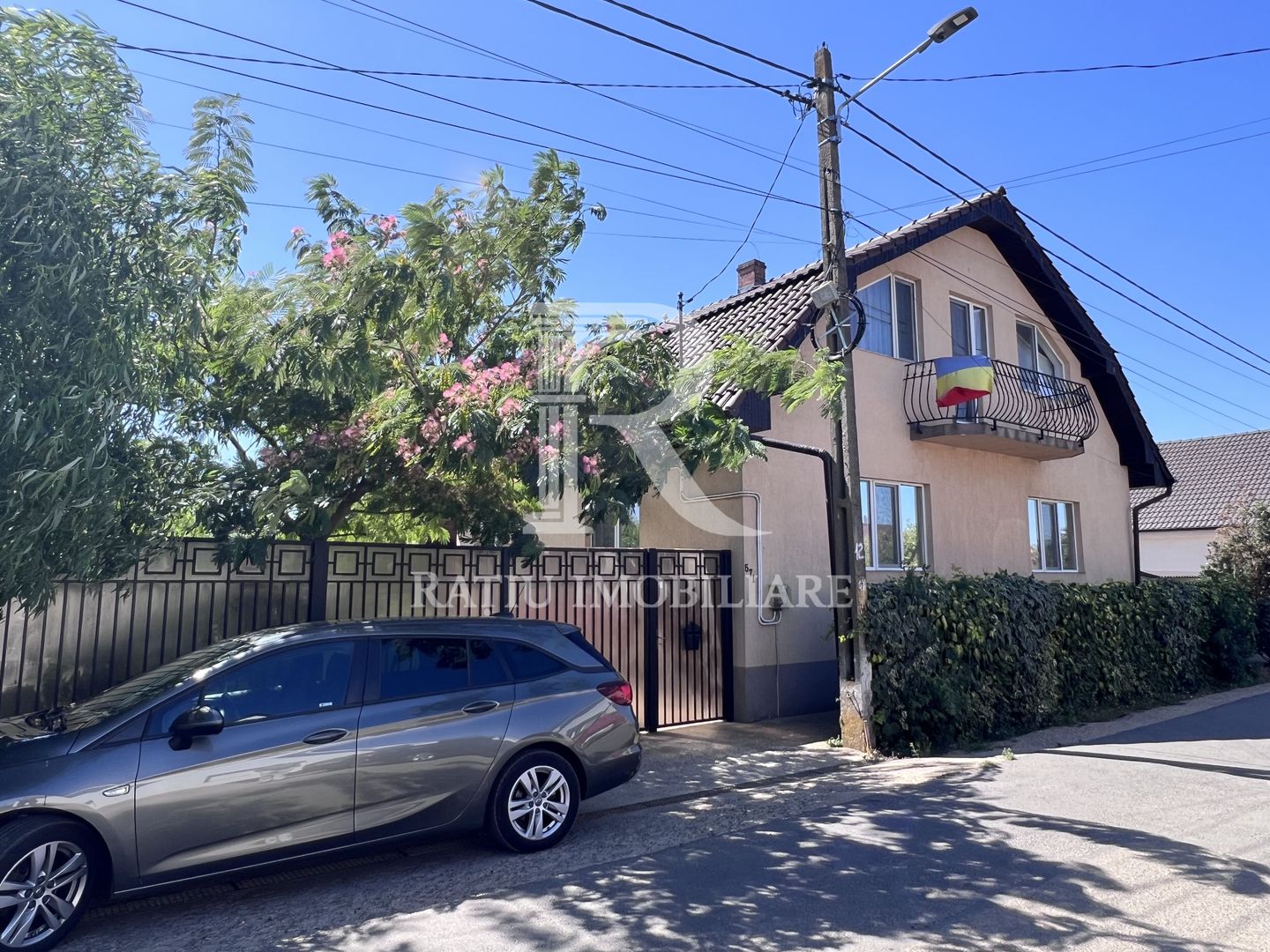 Casă cu 4 camere de vânzare | Parcelă de 700 mp | Sântandrei | Bihor - Poză 1