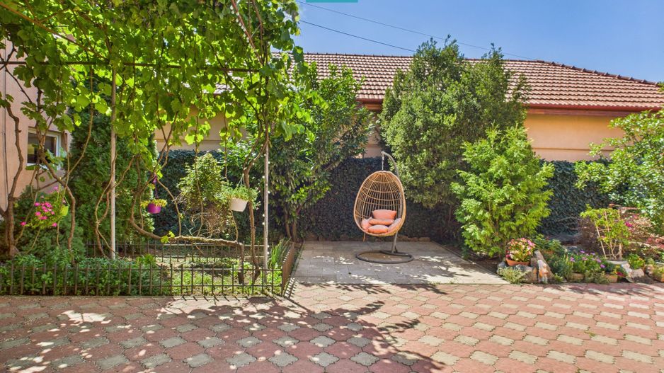 Casă și clădire de apartamente la Orțișoara - Poză 46