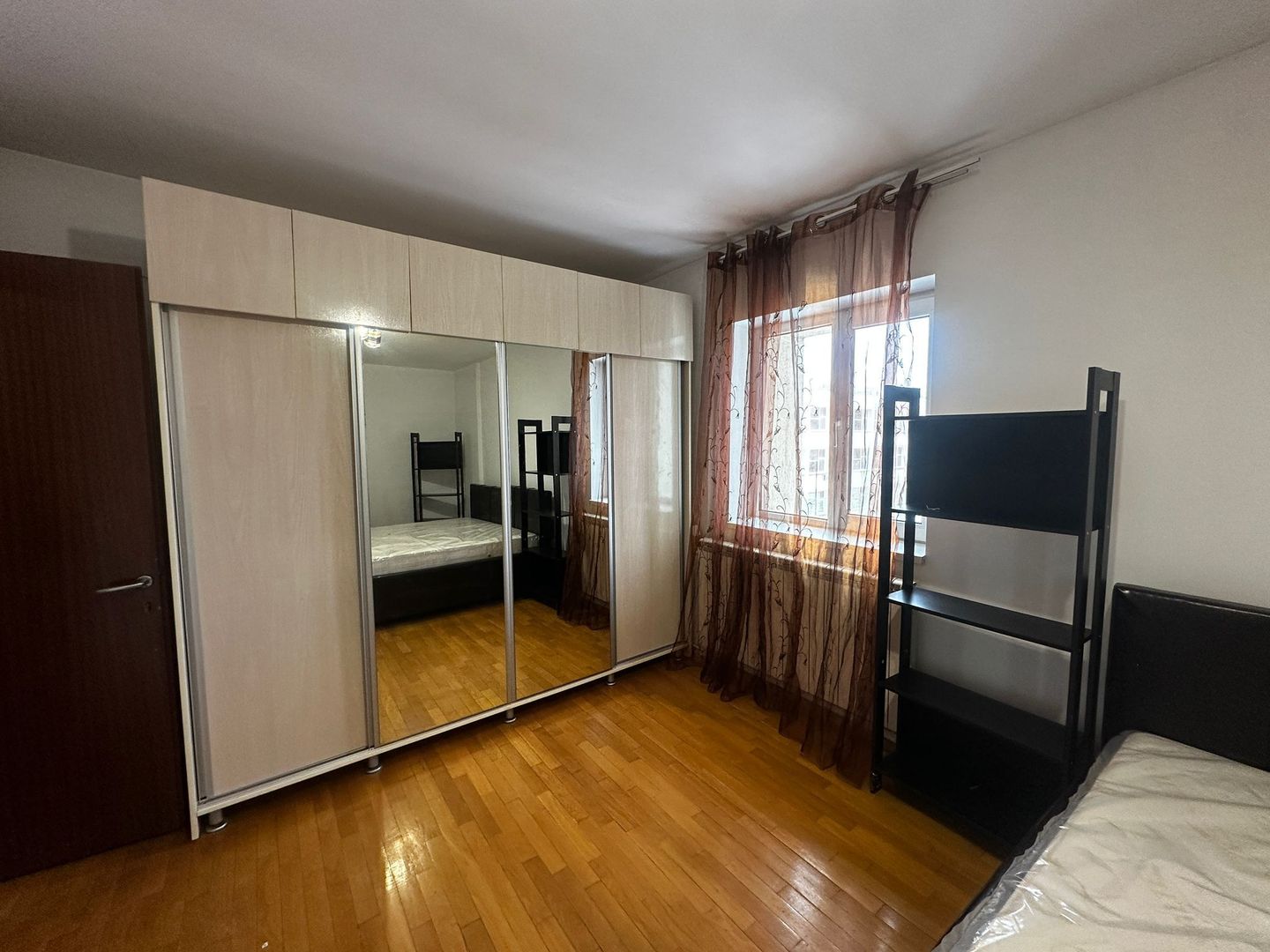 Apartament 3 camere, etaj 2, balcon închis, mobilat complet, Pantelimon - Schiță 2