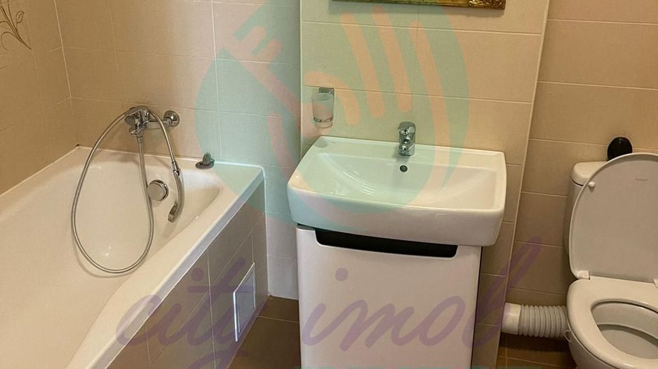 APARTAMENT cu 2 BAI si CENTRALA PROPRIE - Poză 7