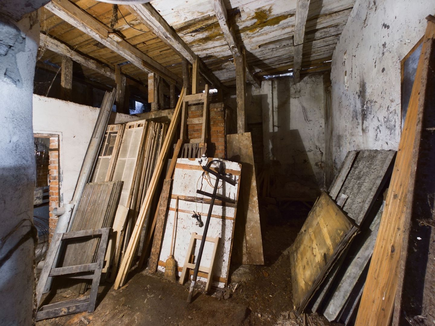 Oportunitate de investiție în orașul Sebiș - Poză 11