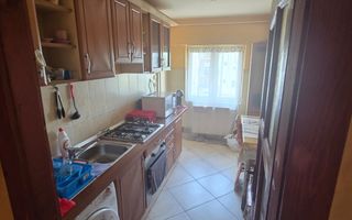 BRASADAS vinde ap 3 cam etaj 3/4 in zona Micro 17. - Poză 1