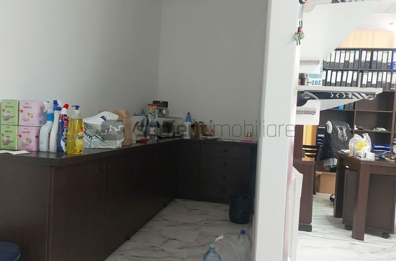 Spatiu comercial ultracentral ideal pentru birouri - Poză 18