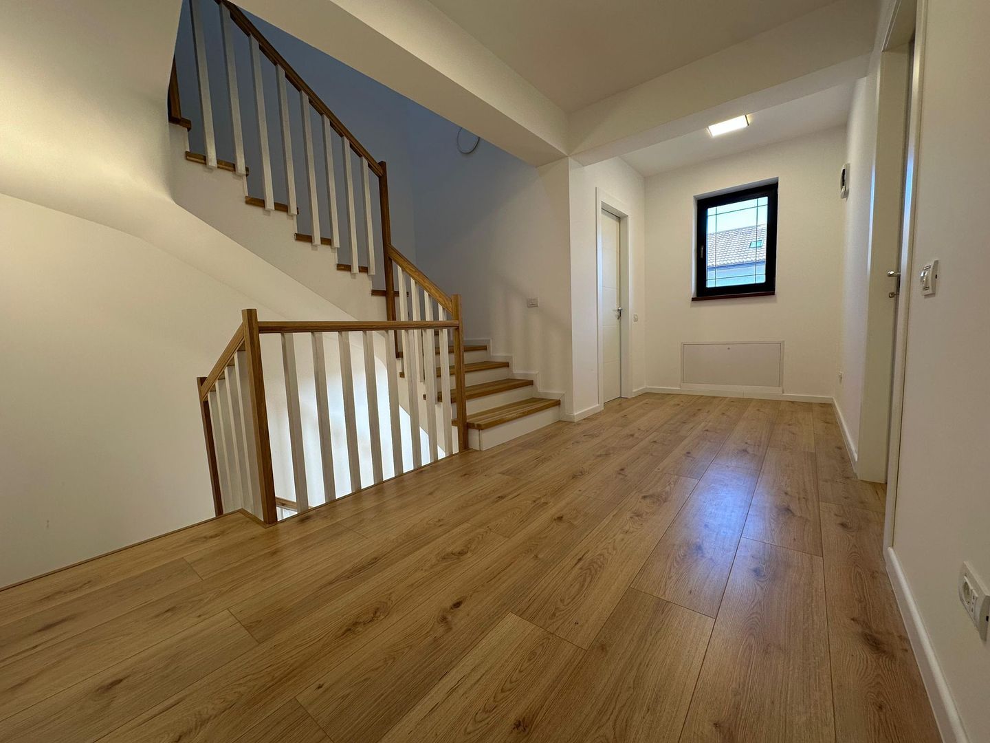 Casa moderna cu mansarda |de inchiriat | Voluntari - Poză 36