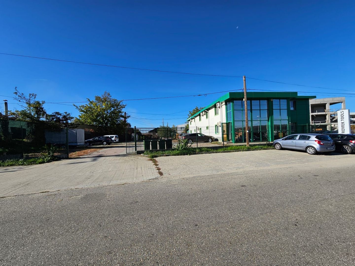 Inchiriere spatii birouri, curte pavata 800 mp, Bascov - Autostrada - Poză 1