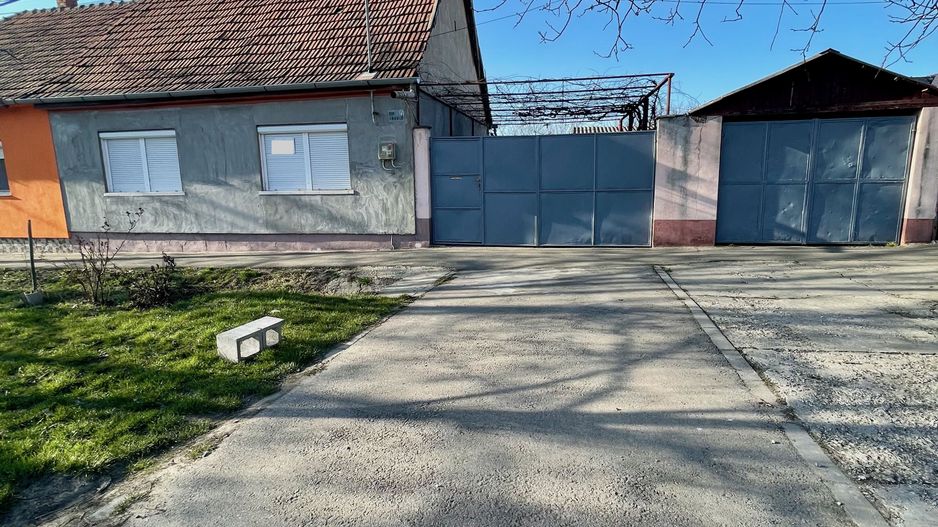 Casă individuală cu front stradal 25 ml – Zona Oncea - Poză 1