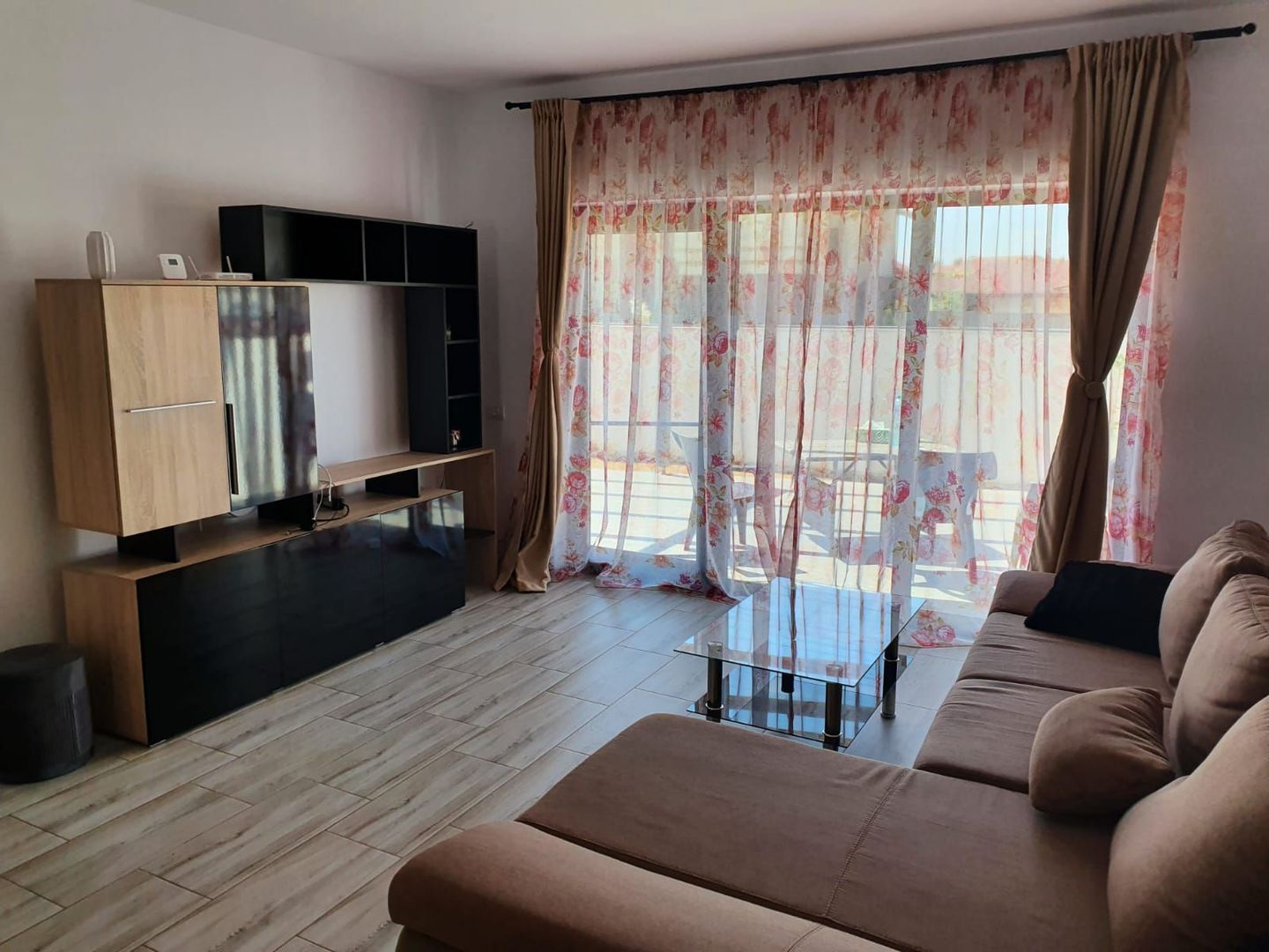 Casa cu 4 camere si garaj - Poză 12