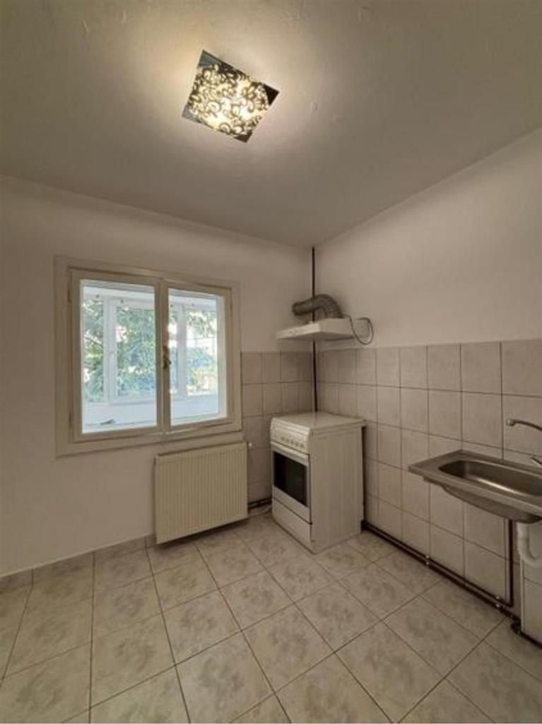 Apartament 3 camere etaj 1 cu Garaj - Poză 6