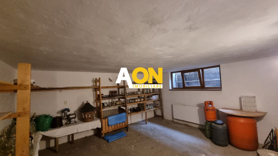 De vanzare casa 6 camere, S+P+M, 900mp teren, Cetate - Poză 18