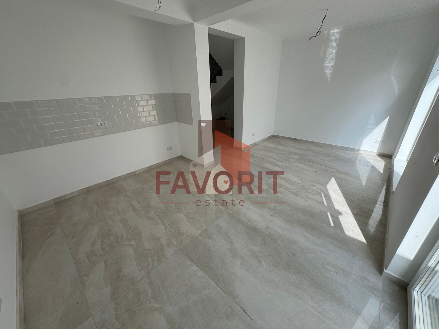 Finisaje la alegere. Vatra veche a satului. La asfalt - Poză 2