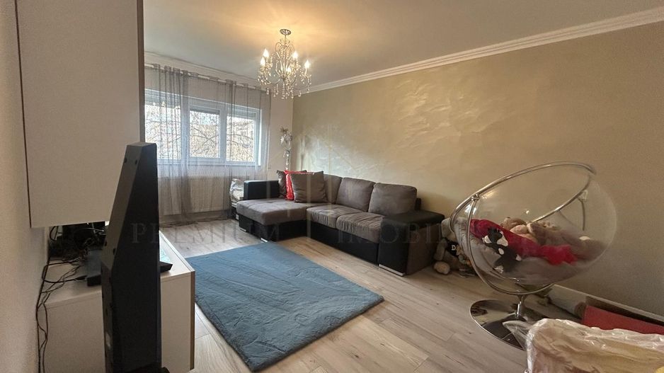 Apartament 2 camere decomandat, complet renovat, etaj 3/4,zona de sus - Poză 2