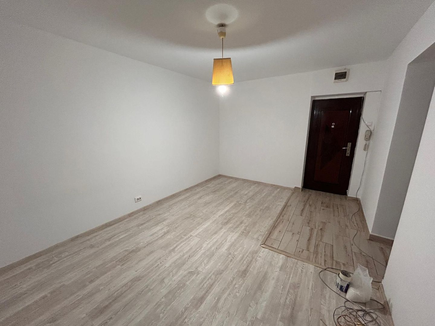 Apartament 2 camere, renovat, instalatii noi, parcare - Poză 1