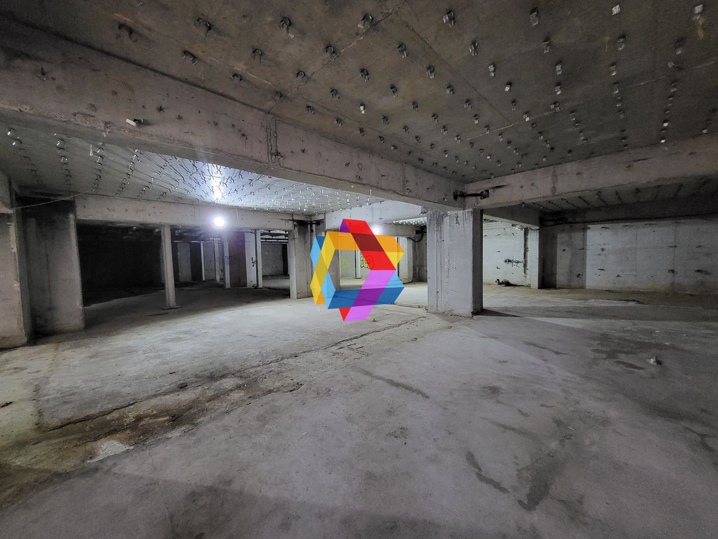 Clădire mixta -3600 mp - Poză 24