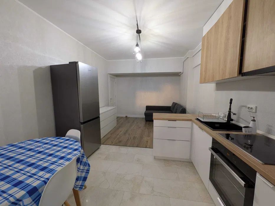 Apartament 2 camere 43 mp  FINALIZAT Royal Town 117000 euro tva inclus - Poză 2