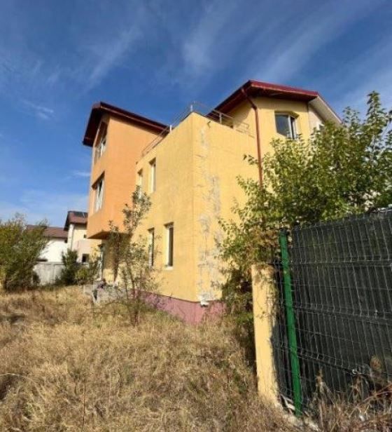 Casa nefinalizata Domnesti - Poză 1