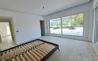 Casa cu piscina interioara si priveliste catre Cetatea Cisnadioarei - Poză 18