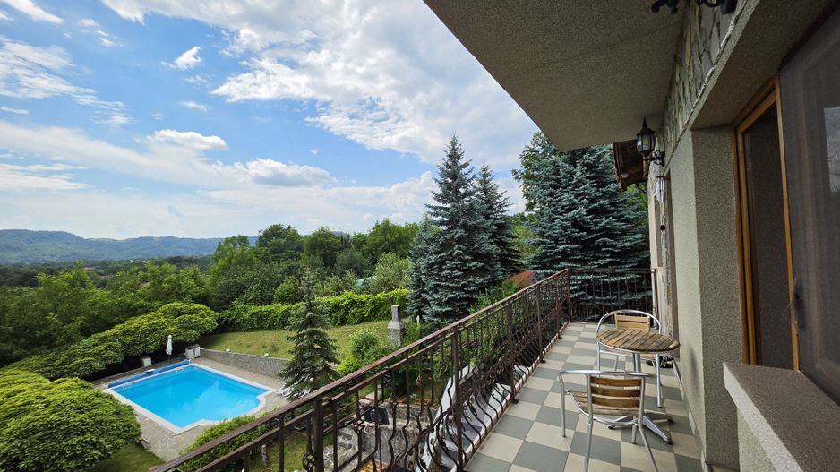 Casă Vilă cu 9 camere și piscină încălzită în localitatea Cornu - Poză 15