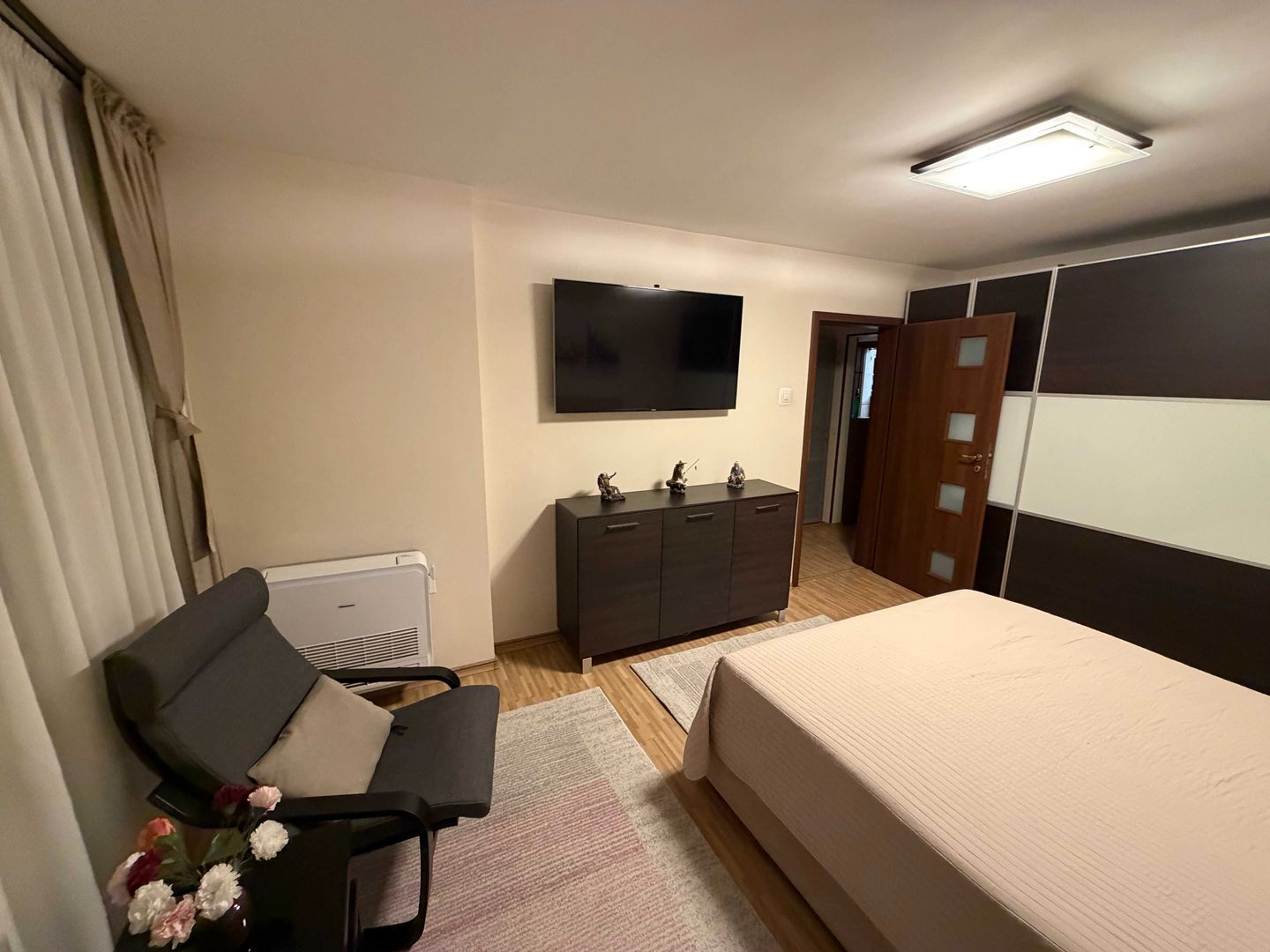 Inchiriere apartament 3 camere Drumul Taberei - Poză 3