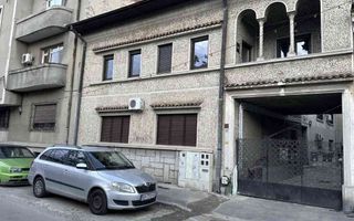 Apartament 3 camere, în vilă Ultracentral, etaj 1, Piano Nobile, curte. - Poză 8