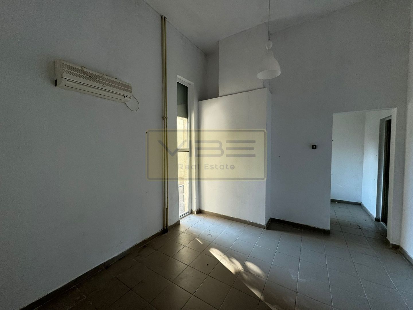 Spatiu comercial cu vad Pta Nicolina - Podu Ros - Poză 3