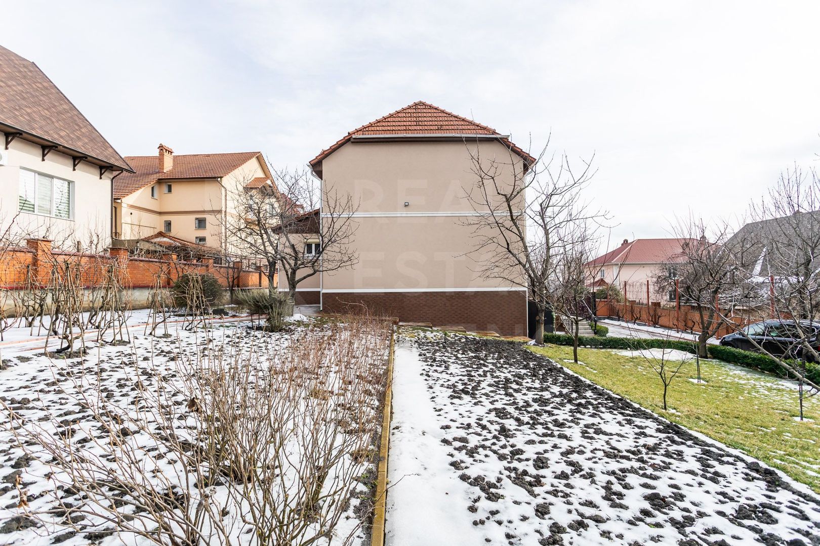 Vânzare, casă, 3 nivele, 200 mp + 10 ari, str. Gura Văii, Rîșcani - Poză 47