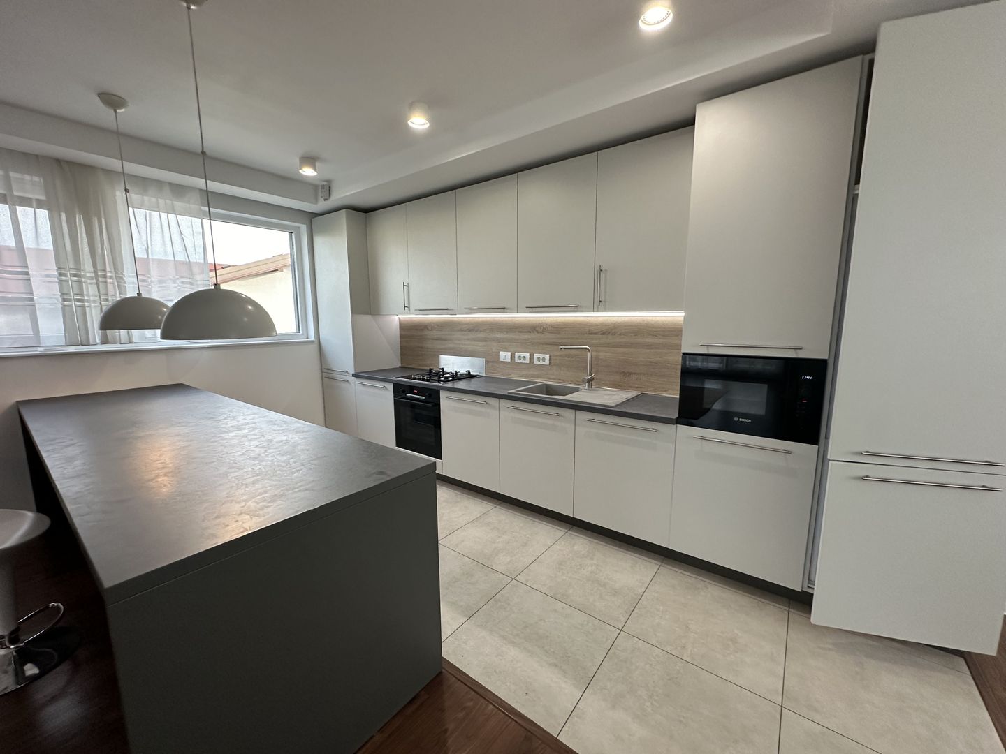 Apartament in vila cu curte-  Dumbravita - Poză 6