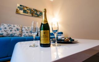 Piata Unirii|, apartament lux| cladire istorica| centrala proprie| 04.10.26 - Poză 3