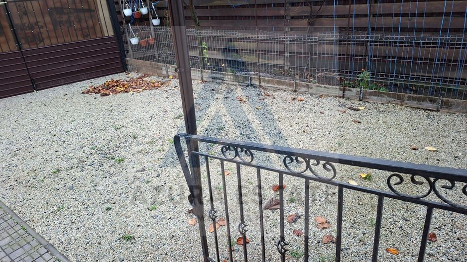 Casa 6 camere 2 bai curte 306 mp utili si parcare privata in Selimbar - Poză 14