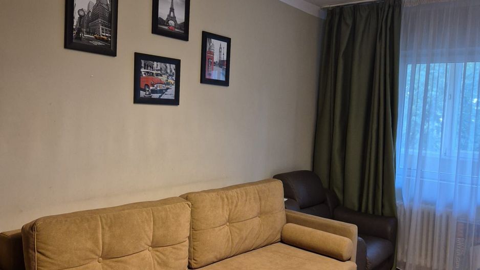 Aradului | 4 camere | Decomandat| Etaj intermediar | 3 balcoane si boxă - Poză 3