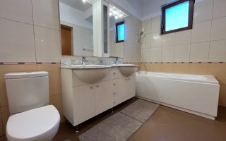 Vila spatioasa 6 dormitoare | gradina | Garaj - Poză 15