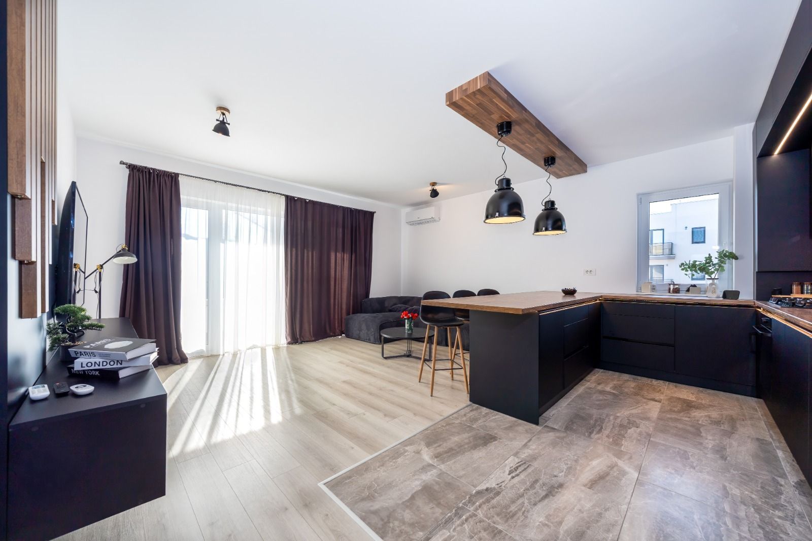 Apartament Alphaville cu vedere superba spre Tampa - Poză 7