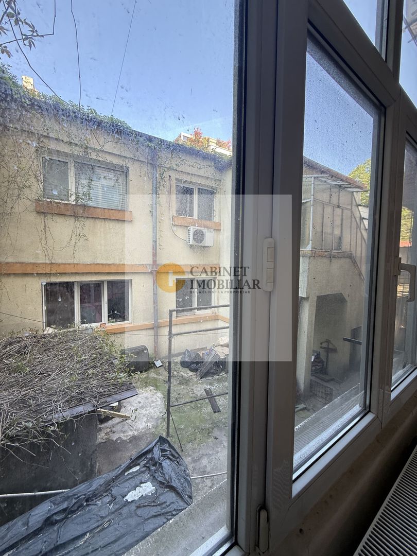 2 camere I Piata Sfintii Voievozi - Victoriei I Parter inalt - Poză 11