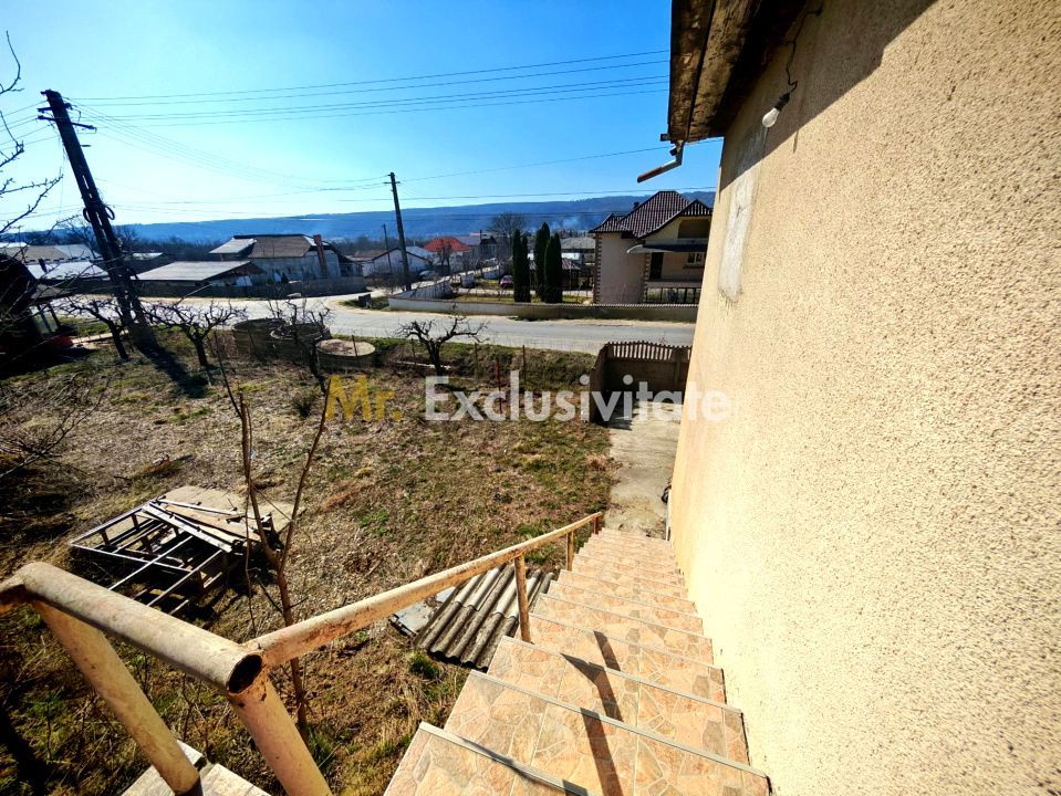 Casă cu teren generos în Dârmănești, Argeș-ideală pentru locuința sau afacere - Poză 11