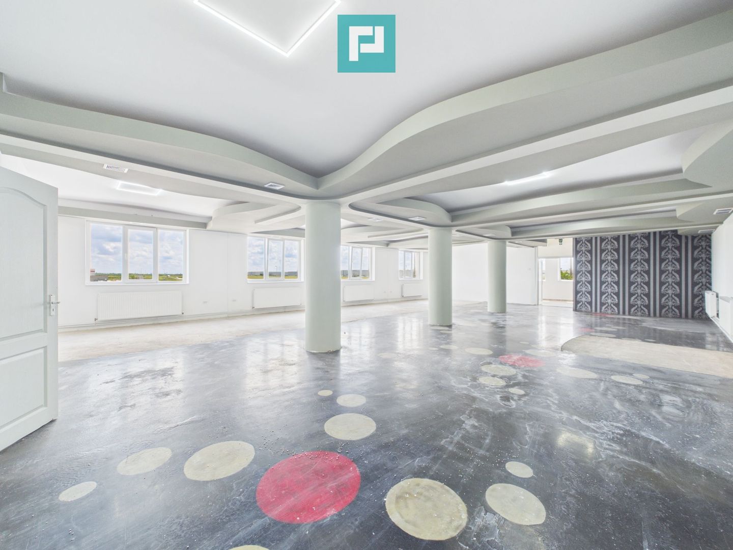 Clădire P+E cu parcare si platformă betonată 700mp - Poză 7
