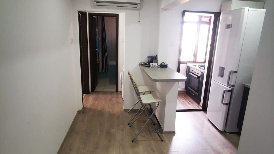 De vanzare apartament 3 camere, micro 39, 76.000 euro negociabil - Poză 1