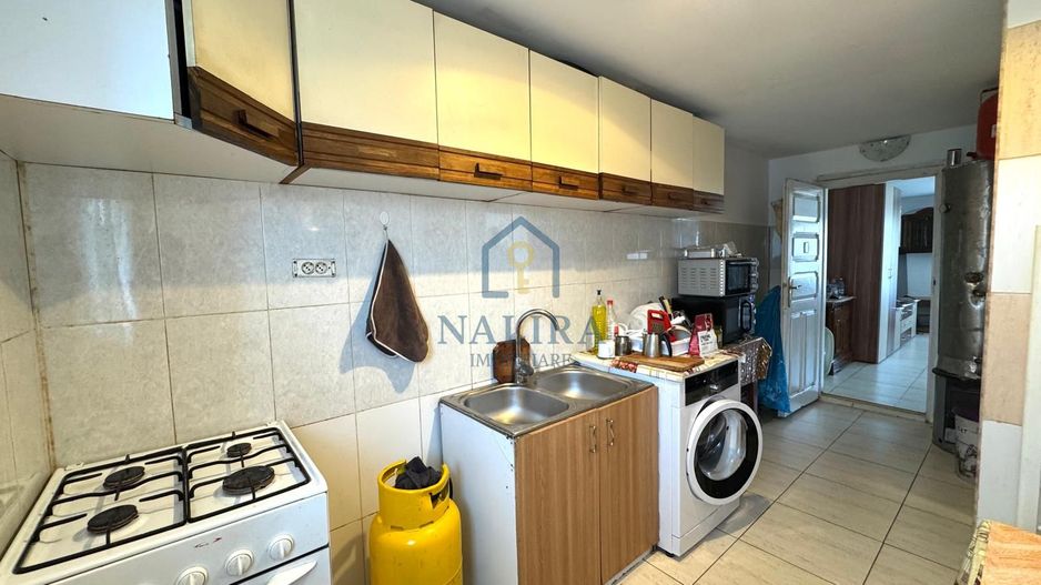 Casa de caramida de vanzare Surdesti cu teren intravilan 5000mp - Poză 13