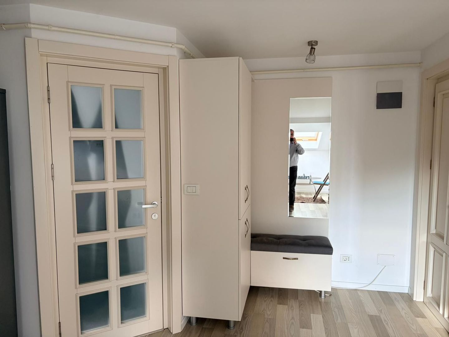 Apartament 70.55 mp, complet mobilat, ultimul nivel + balcon 7.87mp - Poză 5