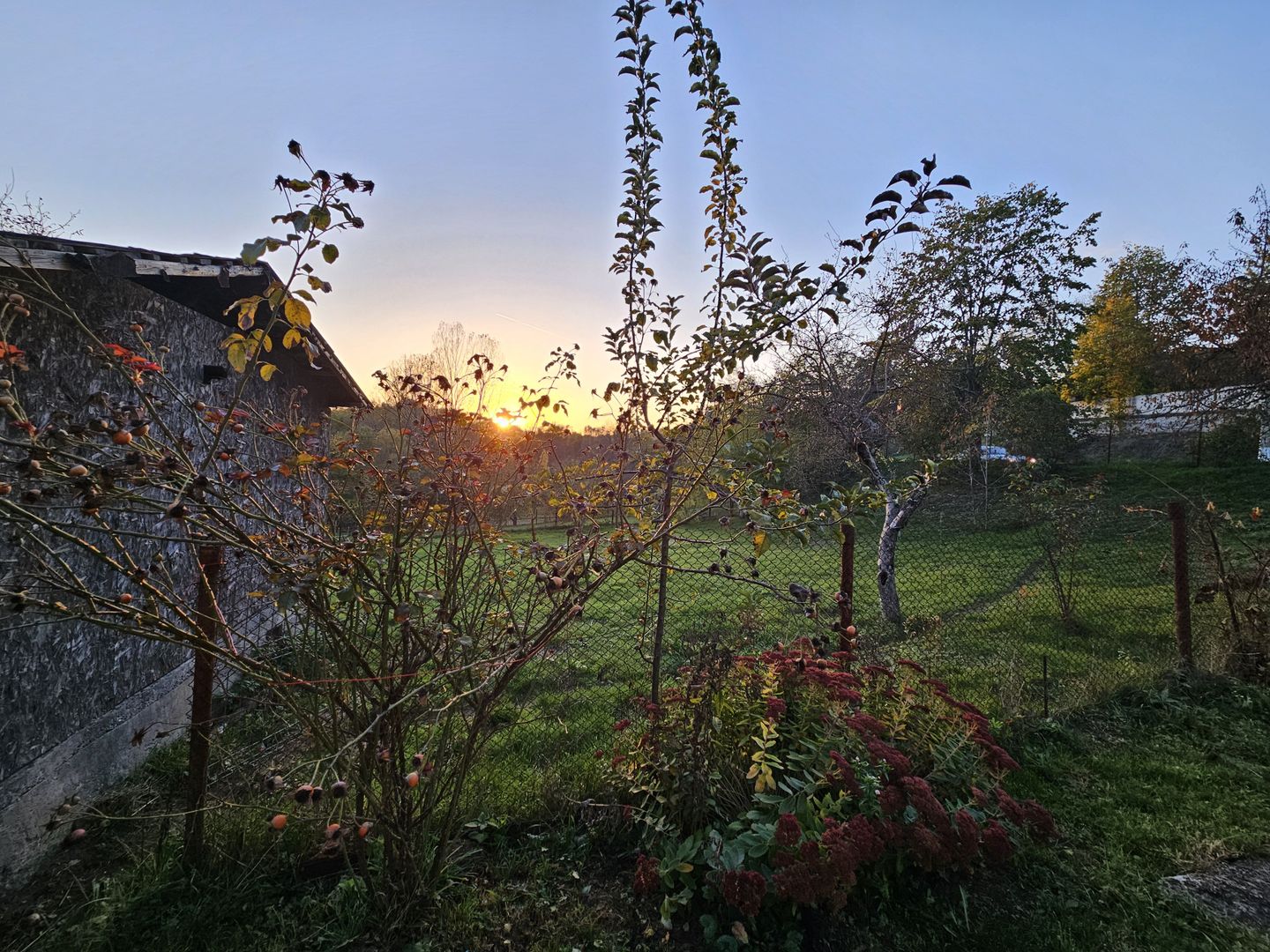 Casa 127mp mobilata/utilata+ anexa+garaj+beci+teren intravilan 1233 mp - Poză 27