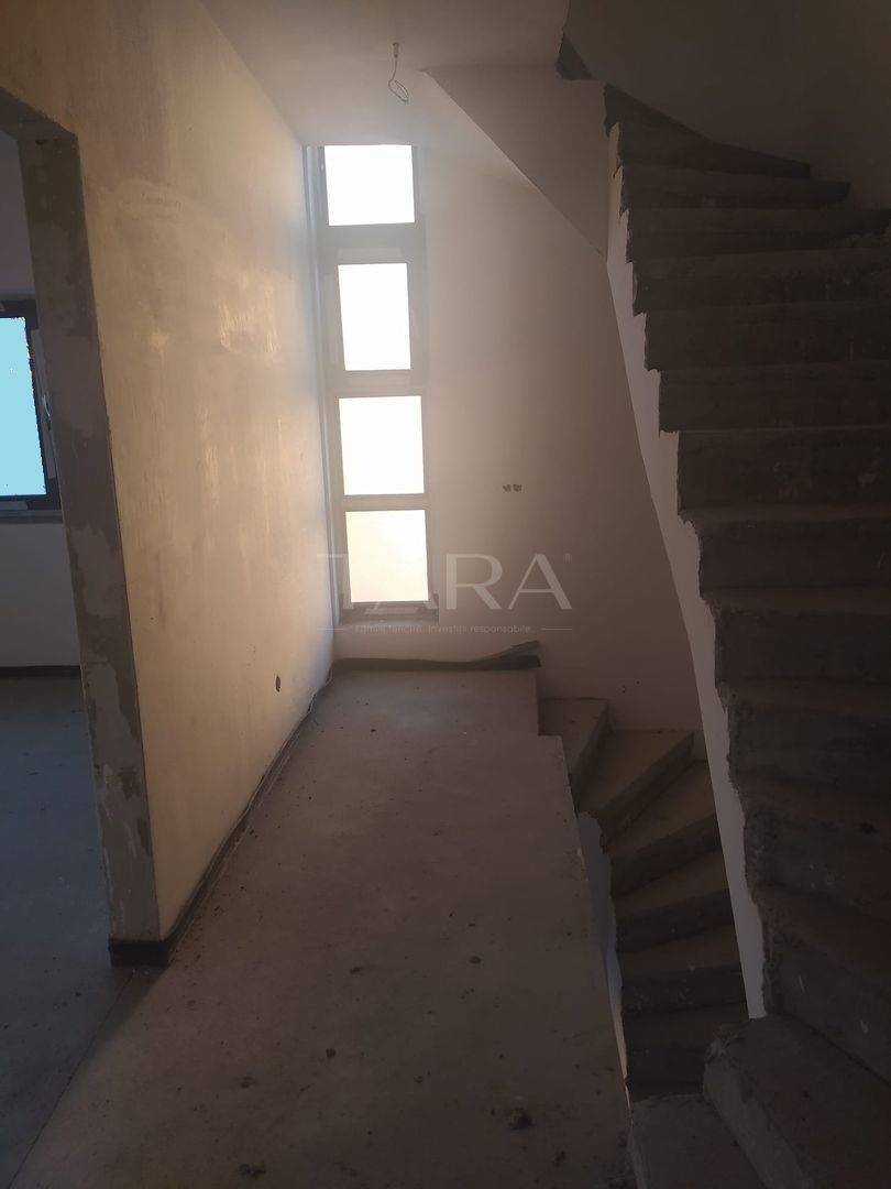 Casa de vanzare tip duplex in cartierul Europa,zona Bibescu - Poză 6