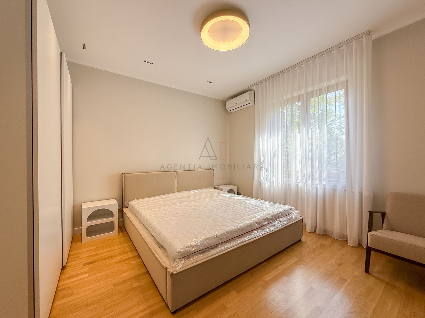 3 camere zona Capitale - Poză 1