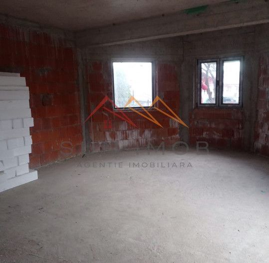 Casa 4 camere, an 2021, teren 1448, Banesti, DN1 - Poză 4