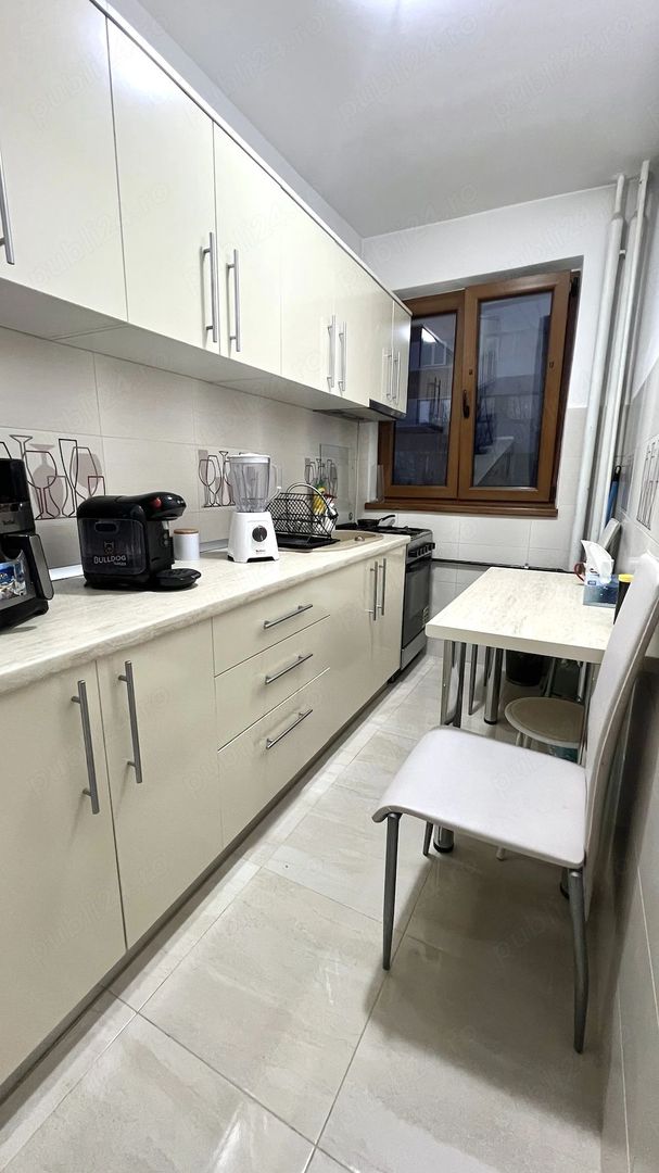 Apartament 2 camere, semidecomandat, zona Dacia, etaj 3 4, renovat, mobilat și utilat - Poză 9