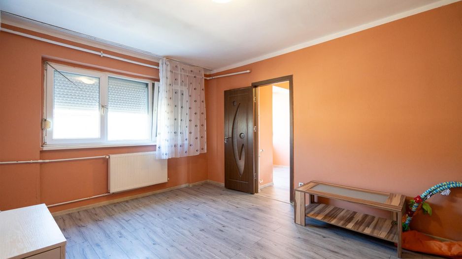 Apartament cu 2 camere Razboieni - Poză 3