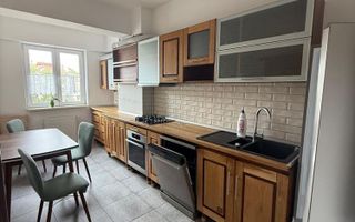 Apartament 3 camere 77mp Etaj 1 balcon 8 mp Bulevardul Mihai Viteazu - Poză 2