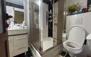 „Vilă cu piscină și teren 1.400 mp în zona Mal, Onești - Poză 55