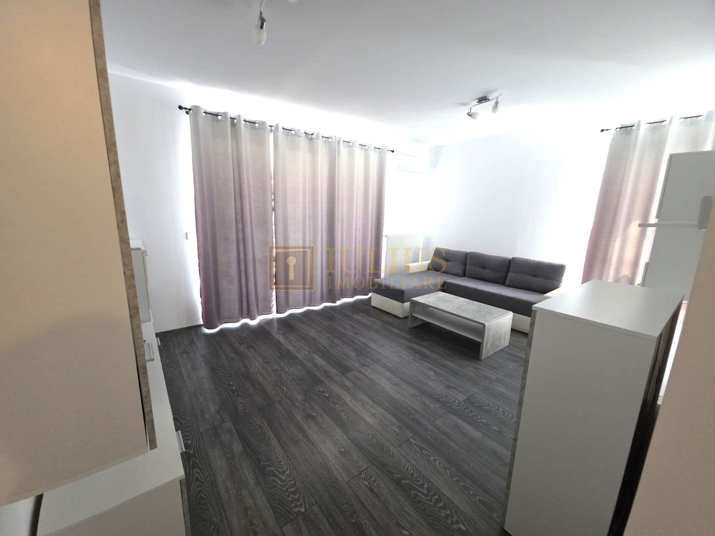 Apartament in Complexul Iris- Torontalului, loc de parcare subteran - Poză 1